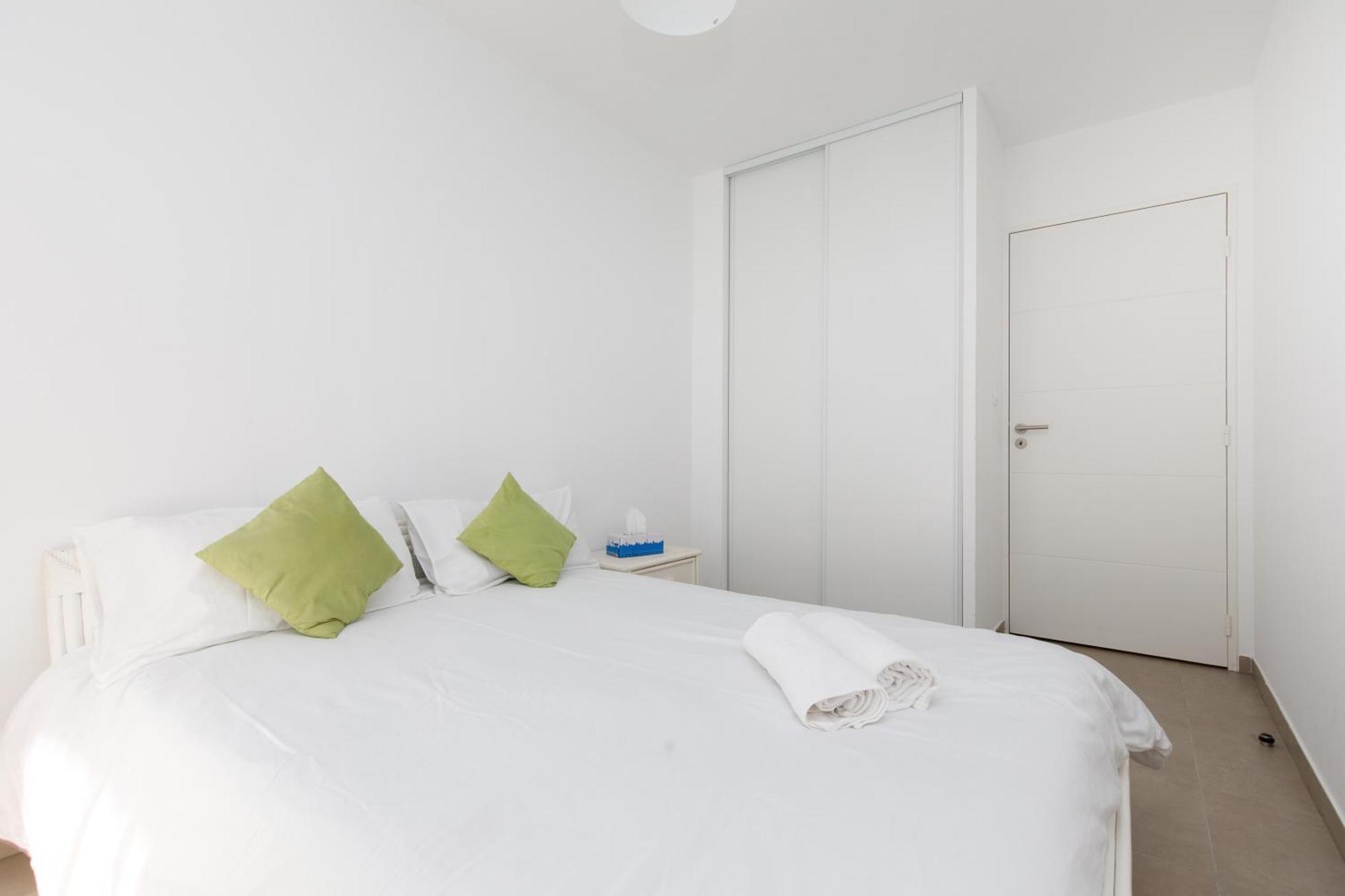 Lovely 2 Bedroom Condo With Pool 瓦洛里 外观 照片