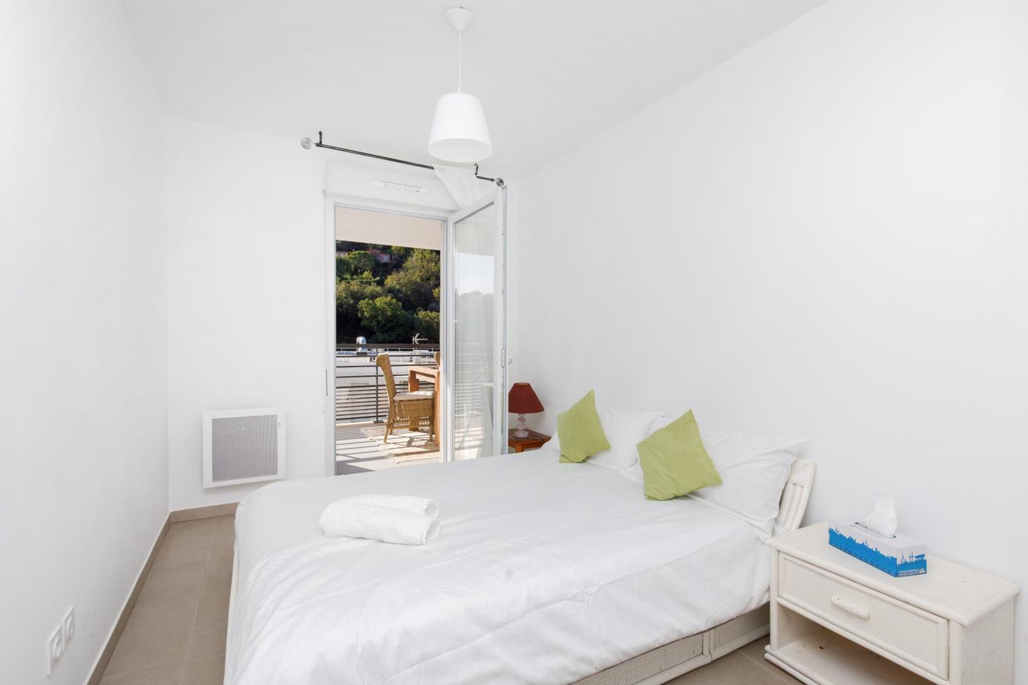 Lovely 2 Bedroom Condo With Pool 瓦洛里 外观 照片