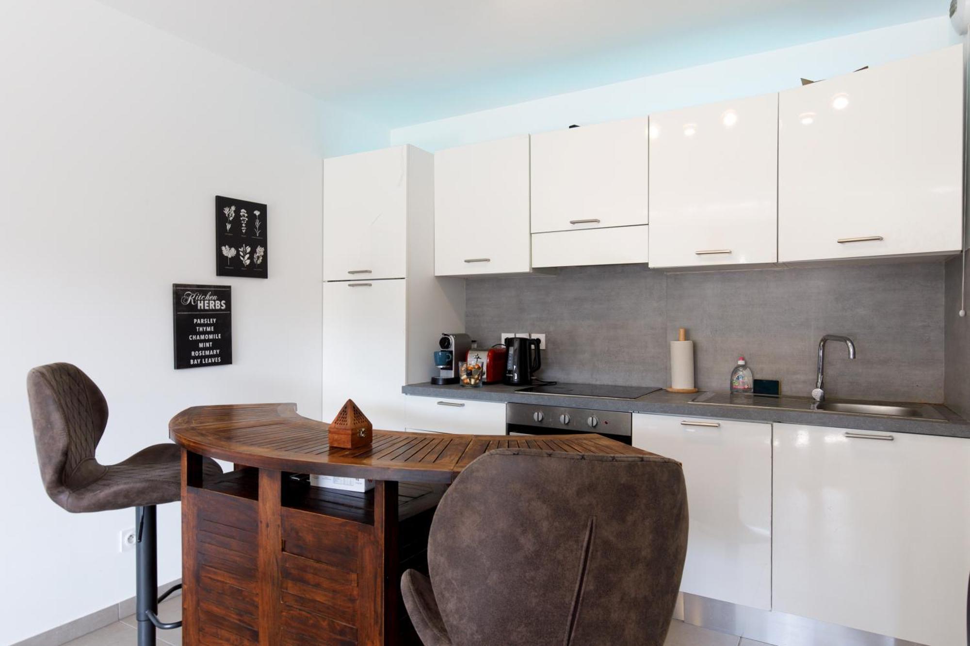 Lovely 2 Bedroom Condo With Pool 瓦洛里 外观 照片