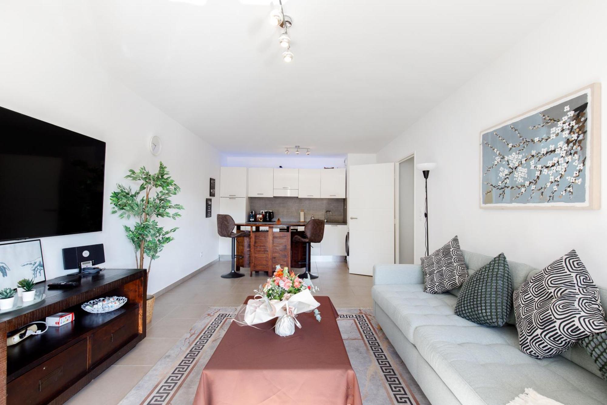 Lovely 2 Bedroom Condo With Pool 瓦洛里 外观 照片